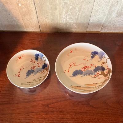 K1036 Pair of Antique Japanese Imari Porcelain Bowls
