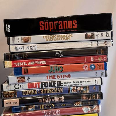 Over 140 DVDs (B3-DZ)