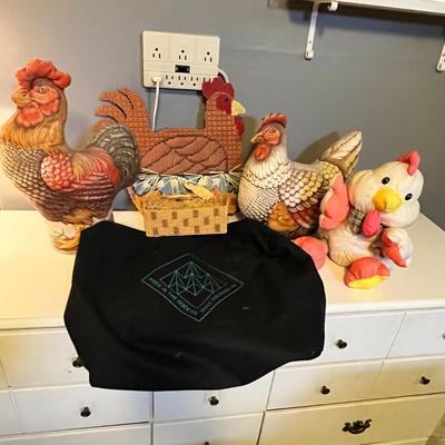 Lot 26 Stuffed chicken decor
