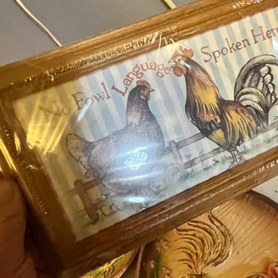 Lot 27 Chicken Decor