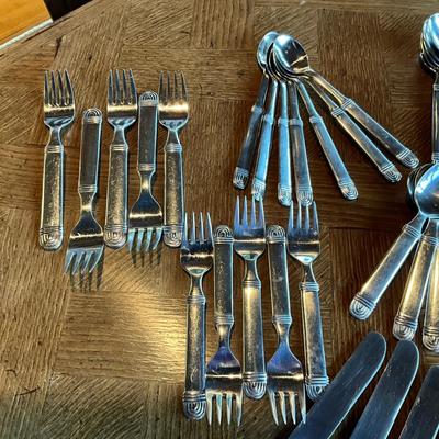 K1036 Towle Georgian House 18-8 Stainless Steel 35pc. Flatware Set