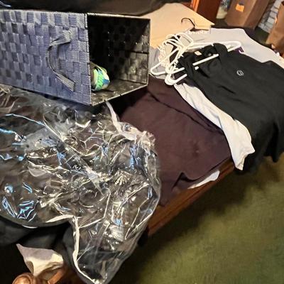 Lot 38 Men's work out clothes