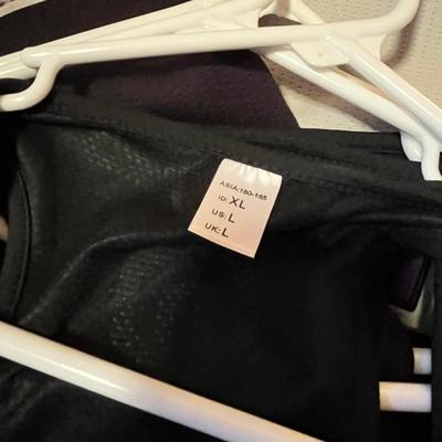 Lot 38 Men's work out clothes
