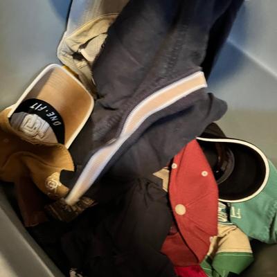 Lot 39 Tub of hats & clothing