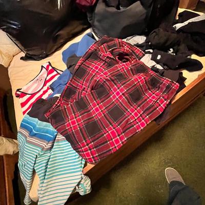 Lot 40 Men's clothing