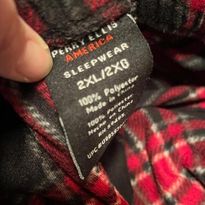 Lot 40 Men's clothing