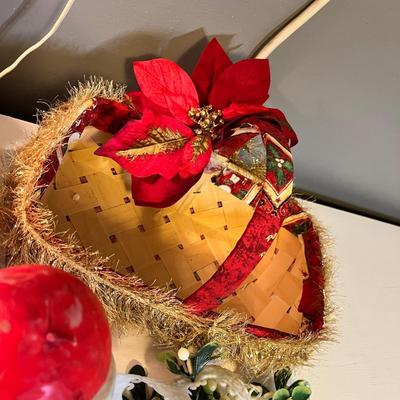 Lot 46 More Christmas decor