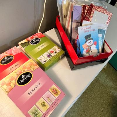 Lot 52 Greeting cards