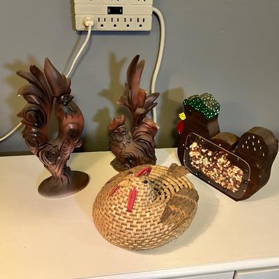 Lot 70 Chicken Figures