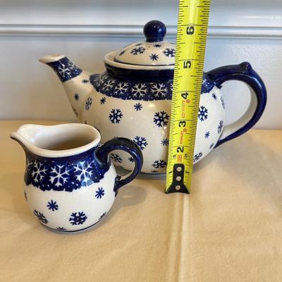 18 Piece Boleslawiec Polish Pottery Lot - Winter Design
