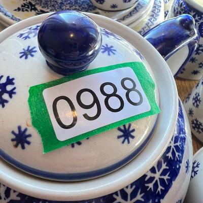 18 Piece Boleslawiec Polish Pottery Lot - Winter Design