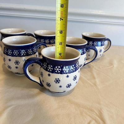 18 Piece Boleslawiec Polish Pottery Lot - Winter Design