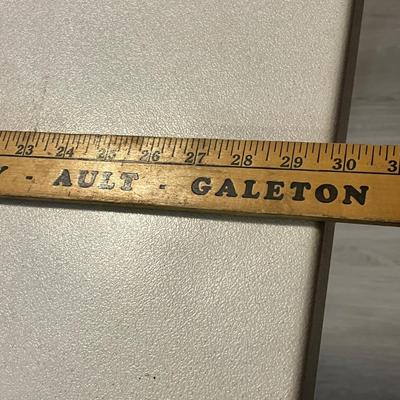 Lot 86 Folding table
