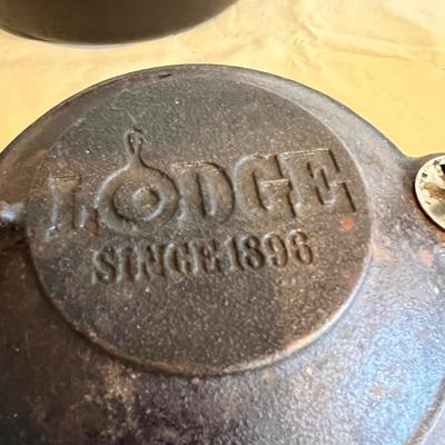 7 Piece Clean Cast Iron Lot - Lodge Kettle, Skillets, Pot w. Top
