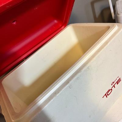 Lot 90 Vintage Coolers