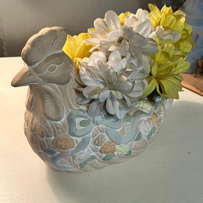 Lot 93 Farm Decor