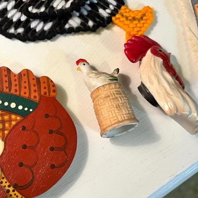 Lot 98 Chicken magnets & other