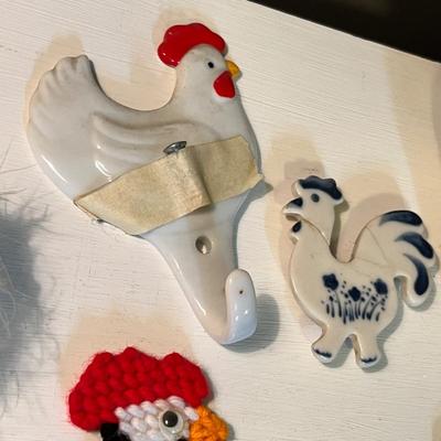 Lot 98 Chicken magnets & other