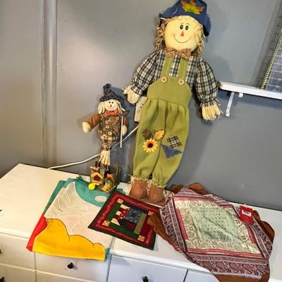 Lot 112 Fall decor