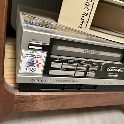 Lot 121 Vintage electronics