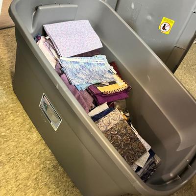 Lot 126 Lg tub of material