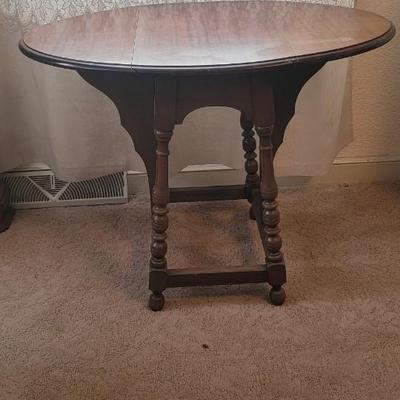 Drop leaf side table 1402