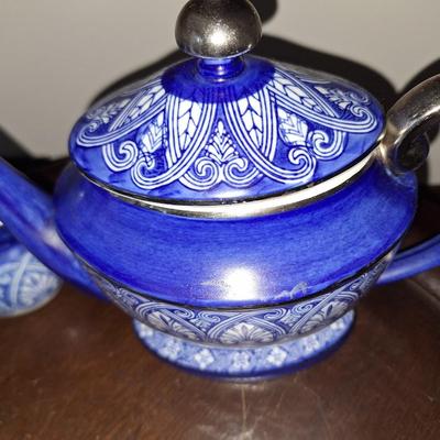 Teapot with sugar & Creamer
