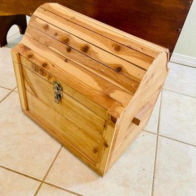 Bench Chest Lot