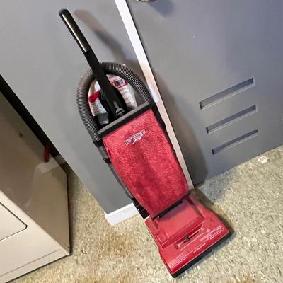 Lot 137 Hoover vac