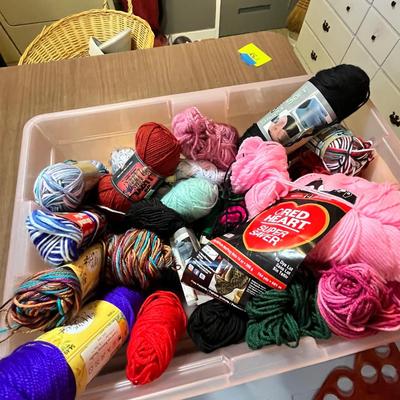Lot 138 Tub of yarn