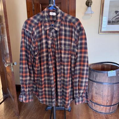 Abercrombie & Fitch, Eddie Bauer, and Other Men’s Flannels - Size Large (B3-DZ)