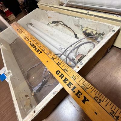 Lot 150 Light boxes