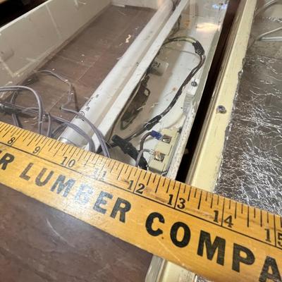 Lot 150 Light boxes