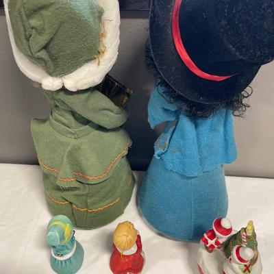 Rotating music carolers, bells and Flambro music tree