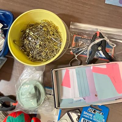 Lot 160 More office supplies