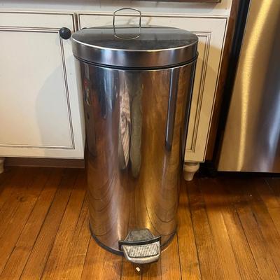 Two Stainless Steel Garbage Bins, incl. Simple Human (K-MG)