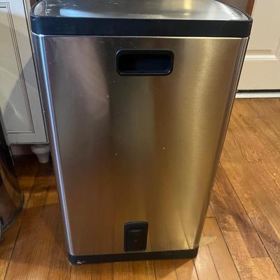 Two Stainless Steel Garbage Bins, incl. Simple Human (K-MG)