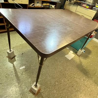 Lot 172 Vintage table