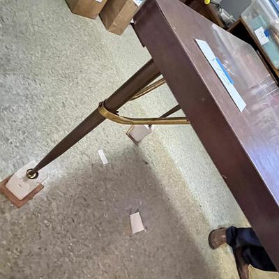 Lot 172 Vintage table