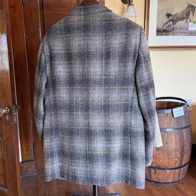 Size L Men’s Coats + Vests by Brooks Brothers, Banana Republic, & More (B3-DZ)