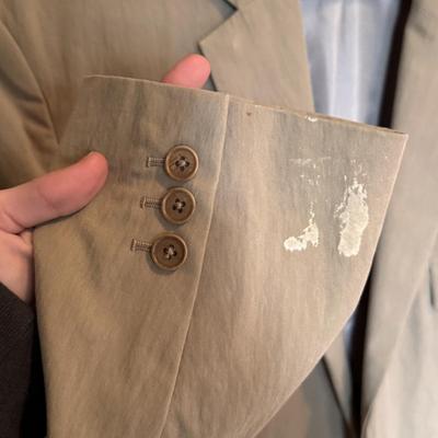Size L Men’s Coats + Vests by Brooks Brothers, Banana Republic, & More (B3-DZ)