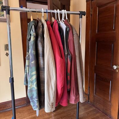 Size L Men’s Coats + Vests by Brooks Brothers, Banana Republic, & More (B3-DZ)