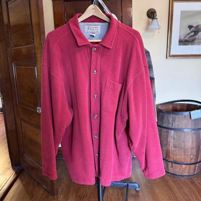 Size L Men’s Coats + Vests by Brooks Brothers, Banana Republic, & More (B3-DZ)