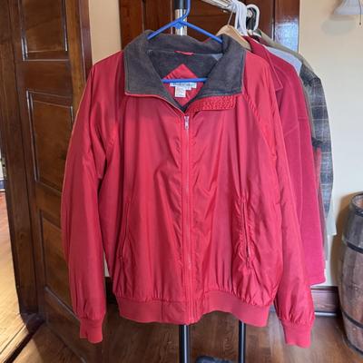 Size L Men’s Coats + Vests by Brooks Brothers, Banana Republic, & More (B3-DZ)