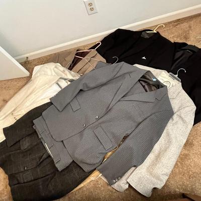Lot 180 Men's Suits