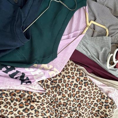 Lot 182 Women's Tops