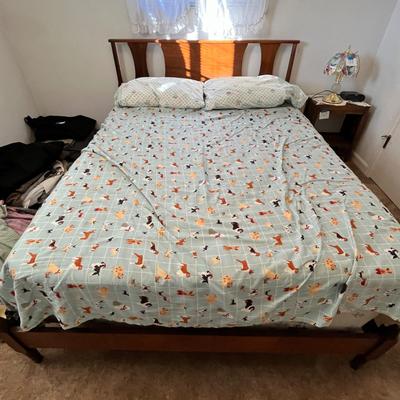 Lot 193 Vintage full bed