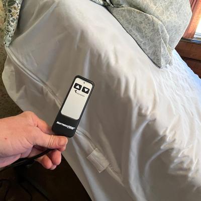 Lot 198 Adjustable Bed Queen