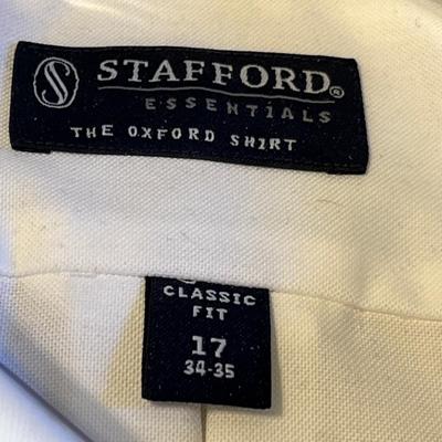Lot 208 Men's white shirts