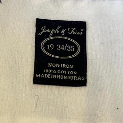 Lot 208 Men's white shirts
